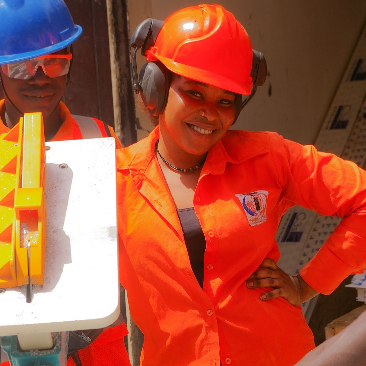 Étudiante en soudure